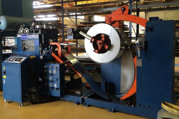 Cấp phôi NC 3 in 1 TLN4 Series Rộng: 400-1000mm, Dày: 0.8-6.0mm